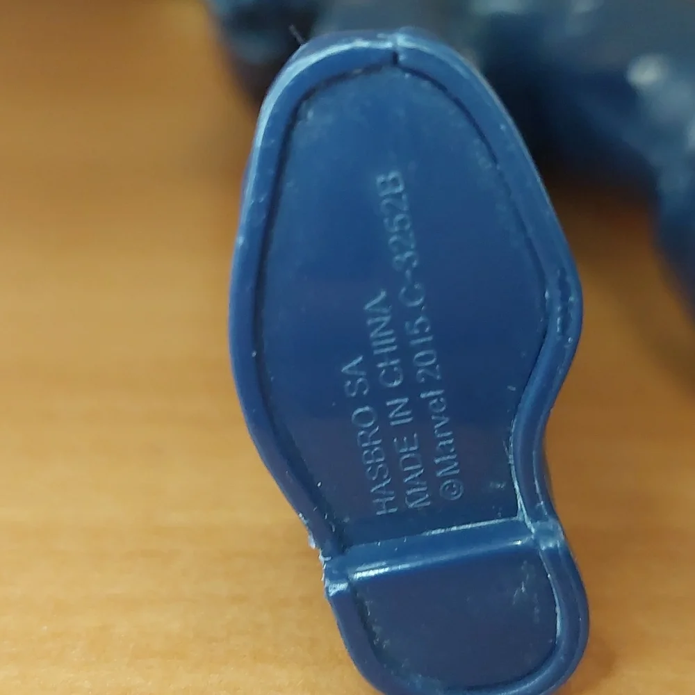 Hasbro marvel Titan hero series Ant-Man 12-in action figure. Great condition! - Picture 6 of 10